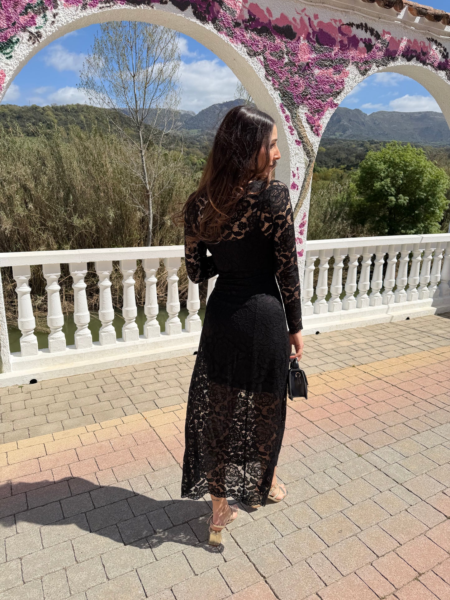 Vestido Noir Lace