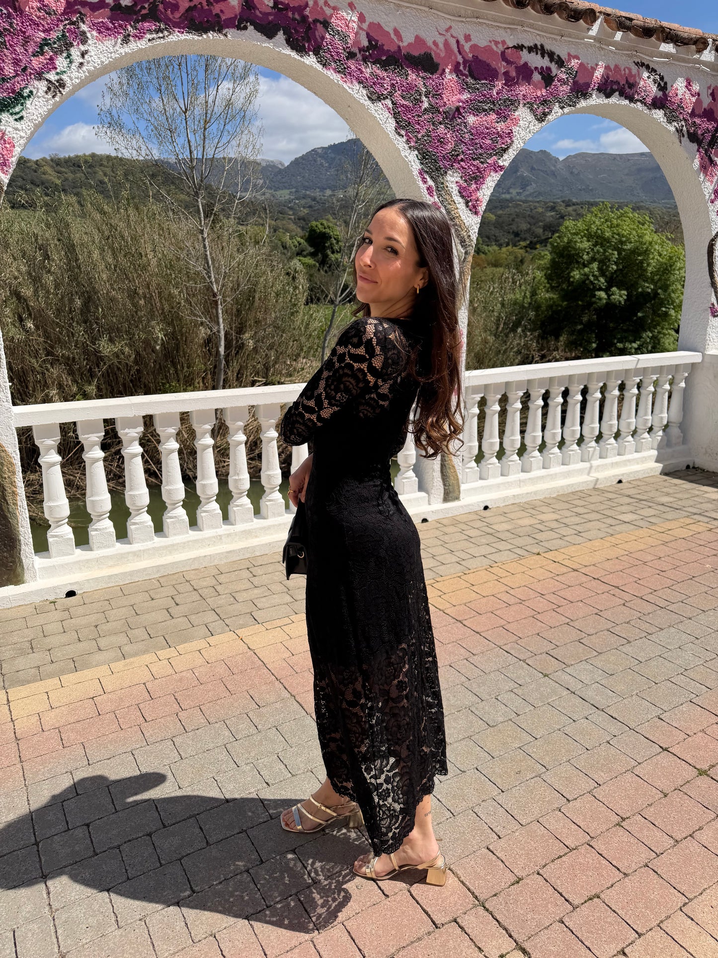 Vestido Noir Lace