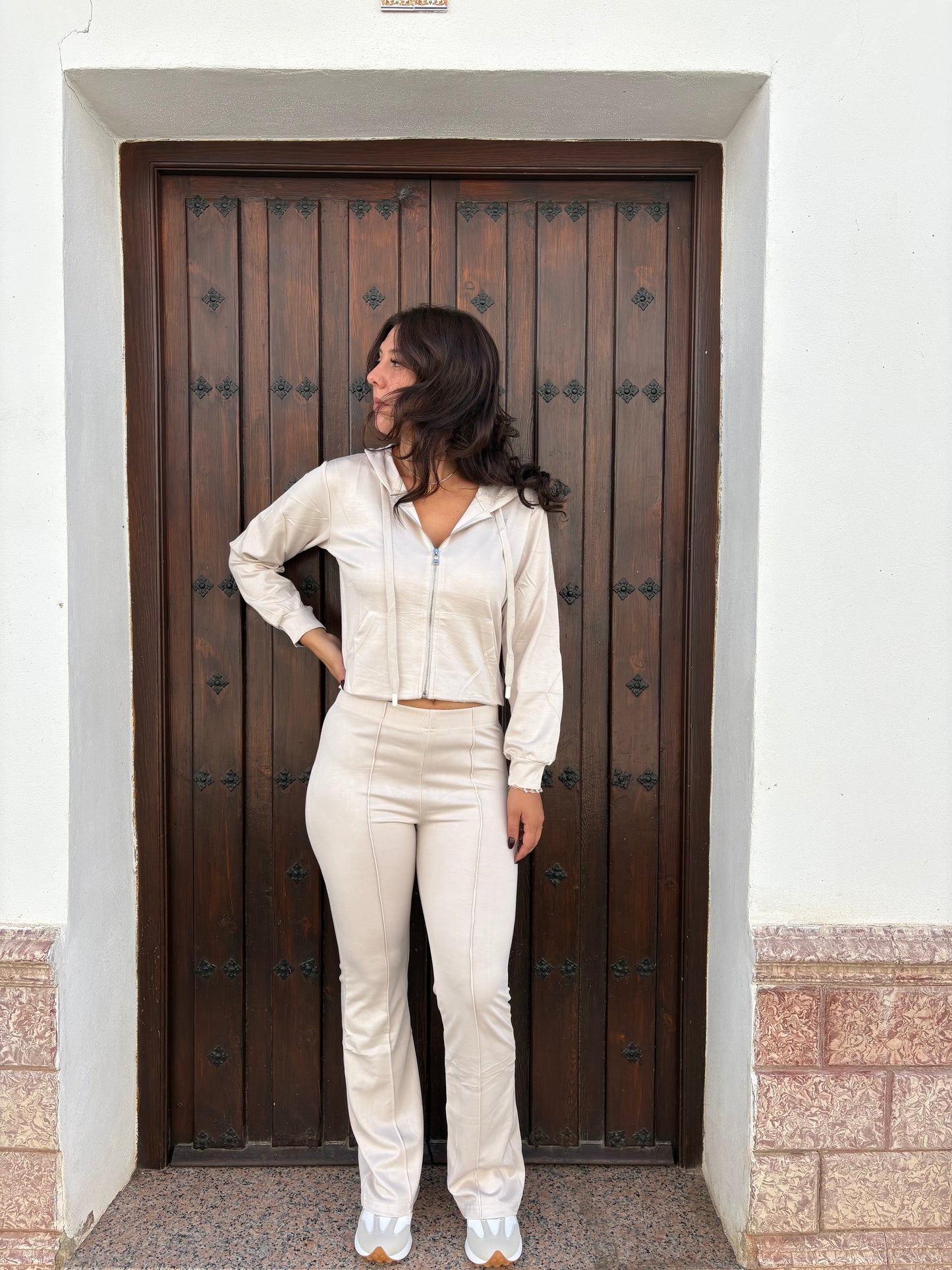 Chandal Amaya beige